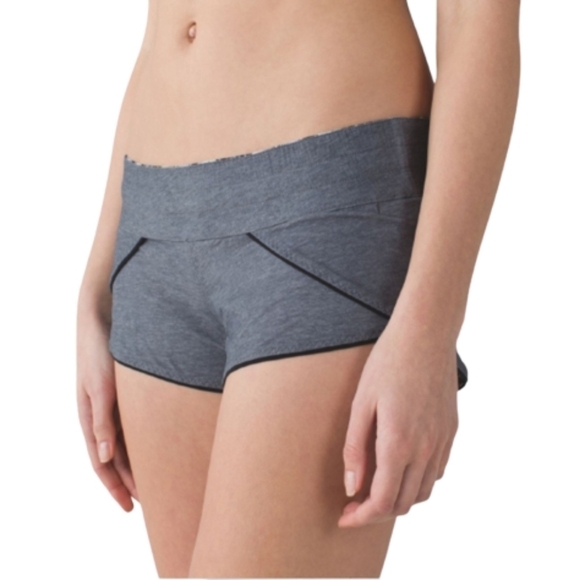 Lululemon Water: Surf Short Crosscourt Petal Black Clarity Yellow *Reversible 4 - Picture 2 of 16